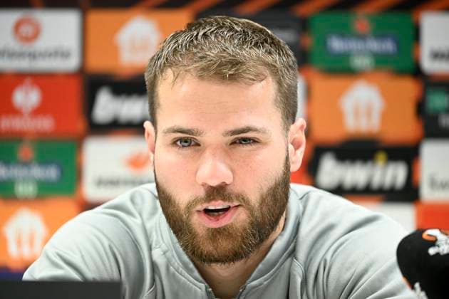 ANDERLECHT, BELGIUM - MARCH 15 : Nieuwkoop Bart defender of Union St-Gilloise talking to the press during a press conference, PK, Pressekonferenz ahead of the UEFA Europa League round of 16, 2nd leg between Royal Union Saint-Gilloise and FC Union Berlin on March 15, 2023 in Anderlecht, Belgium, 15 03 2023 ( Royal Union Saint-Gilloise v Union Berlin - UEFA Europa League Media Activities 15 03 2023 PhotoNews Panoramic 