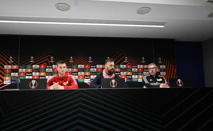 Football, men, season 2022 2023, Europa League, press conference of 1 FC Union Berlin the day before the round of 16 second leg at Royale Union Saint Gilloise at Lotto Park Brussels, f l Robin Knoche 1 FC Union Berlin , stadium and press officer Christian Arbeit 1 FC Union Berlin , coach Urs Fischer 1 FC Union Berlin , 15 03 2023, Copyright: xMatthiasxKochx