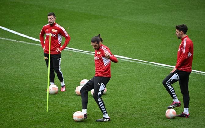 Football, men, season 2022 2023, Europa League, press conference of 1 FC Union Berlin the day before the round of 16 second leg at Royale Union Saint Gilloise at Lotto Park Brussels, f l Josip Juranovic 1 FC Union Berlin , Christopher Trimmel 1 FC Union Berlin , Rani Khedira 1 FC Union Berlin , 15 03 2023, Copyright: xMatthiasxKochx