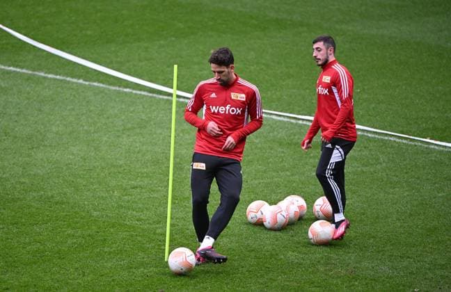 Football, men, season 2022 2023, Europa League, press conference of 1 FC Union Berlin the day before the round of 16 second leg at Royale Union Saint Gilloise at Lotto Park Brussels, f l Rani Khedira 1 FC Union Berlin , Josip Juranovic 1 FC Union Berlin , 15 03 2023, Copyright: xMatthiasxKochx