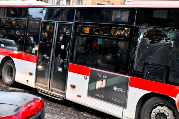 March 15, 2023, NAPLES: During the passage of buses with Eintracht Frankfurt s supporters on board they were subjected to throwing stones and bottles by Napoli s fans crowded along the road in Naples, Italy, 15 March 2023. SSC Napoli™s and Eintracht Frankfurt will play the UEFA Champions League round of 16 second leg soccer match at the Diego Armando Maradona stadium in Naples..ANSA CIRO FUSCO UEFA Champions League: clashes with Eintracht Frankfurt s supporters  - ZUMAa110 0239346623st Copyright: xCiroxFuscox