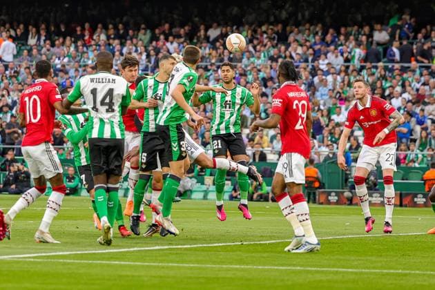Real Betis v Manchester United, ManU Europa League 16 03 2023. Harry Maguire (5) of Manchester United heads towards goal during the Europa League match between Real Betis and Manchester United at Estadio Benito Villamarin, Seville, Spain on 16 March 2023. Editorial use only , Copyright: xNigelxKeenex PSI-17076-0021
