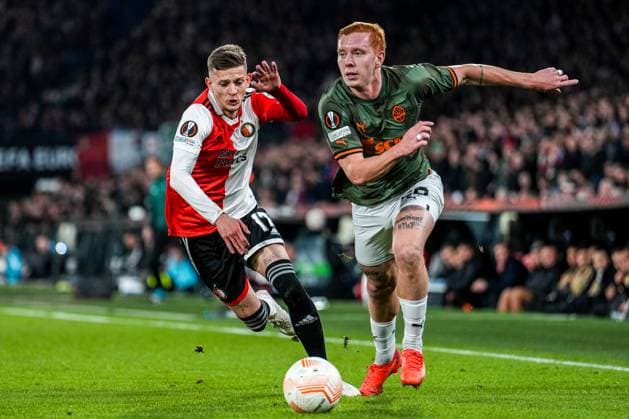 UEFA Europa League: Feyenoord v Shakhtar Donetsk Rotterdam - Sebastian Szymanski of Feyenoord, Yukhym Konoplia of Shakhtar Donetsk during the match between Feyenoord v Shakhtar Donetsk at Stadion Feijenoord De Kuip on 16 March 2023 in Rotterdam, the Netherlands. Copyright: xTomxBodex