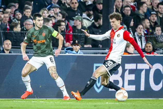 ROTTERDAM, 04-03-2023, Stadium de Kuip, UEFA Europa League Football, season 2022 2023, Match between Feyenoord and Shakhtar Donetsk, Shakhtar player Taras Stepanenko, Feyenoord player Mats Wieffer Feyenoord - Shakhtar Donetsk  x20231819x Copyright: