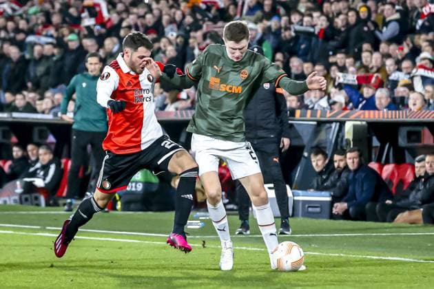 ROTTERDAM, 04-03-2023, Stadium de Kuip, UEFA Europa League Football, season 2022 2023, Match between Feyenoord and Shakhtar Donetsk, Feyenoord player Oussama Idrissi, Shakhtar player Artem Bondarenko Feyenoord - Shakhtar Donetsk  x20231861x Copyright: