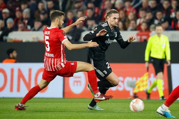 Manuel Gulde SC Freiburg, 05 and Adrien Rabiot Juventus Turin, 25 in duel , GER, SC Freiburg vs Juventus Turin, football, UEFA Europa League, Round of 16, 16 03 2023 GER, SC Freiburg vs Juventus Turin, football, UEFA Europa League, Round of 16, 16 03 2023 Freiburg im Breisgau, Germany Copyright: xEibner-Pressefoto GrantxHubbsx EP_GHS