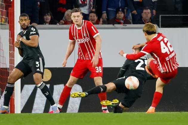 Adrien Rabiot Juventus Turin, 25 blocks shot by Ritsu Doan SC Freiburg, 42 , GER, SC Freiburg vs Juventus Turin, soccer, UEFA Europa League, round of 16, 16 03 2023 GER, SC Freiburg vs Juventus Turin, soccer, UEFA Europa League, round of 16, 16 03 2023 Freiburg im Breisgau, Germany Copyright: xEibner-Pressefoto GrantxHubbsx EP_GHS