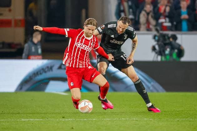 Lucas Hoeler SC Freiburg, 09 and Federico Gatti Juventus Turin, 15 in duel , GER, SC Freiburg vs Juventus Turin, football, UEFA Europa League, Round of 16, 16 03 2023 GER, SC Freiburg vs Juventus Turin, football, UEFA Europa League, Round of 16, 16 03 2023 Freiburg im Breisgau, Germany Copyright: xEibner-Pressefoto GrantxHubbsx EP_GHS