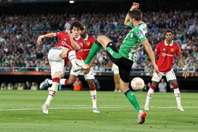 Mandatory Credit: Photo by Paul Currie Shutterstock (13820133ai) Pacundo Pellistri of Manchester United, ManU shoots at goal Real Betis v Manchester United, UEFA Europa League, Round of 16, Second Leg, Football, Benito Villamarin Stadium, Seville, Spain - 16 Mar 2023 EDITORIAL USE ONLY No use with unauthorised audio, video, data, fixture lists, club league logos or live services. Online in-match use limited to 120 images, no video emulation. No use in betting, games or single club league player publications. Real Betis v Manchester United, UEFA Europa League, Round of 16, Second Leg, Football, Benito Villamarin Stadium, Seville, Spain - 16 Mar 2023 EDITORIAL USE ONLY No use with unauthorised audio, video, data, fixture lists, club league logos or live services. Online in-match use limited to 120 images, no video emulation. No use in betting, games or single club league player publications. Copyright: xPaulxCurrie Shutterstockx 13820133ai