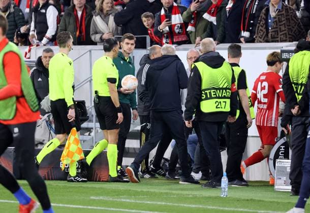 16 03 23 SC Freiburg Juventus Turin Germany, Freiburg, 16 03 2023, Football, Europa League, Round of 16, SC Freiburg Juventus Turin v l Sedar Gözübüyük referee , Christian Streich coach SC Freiburg