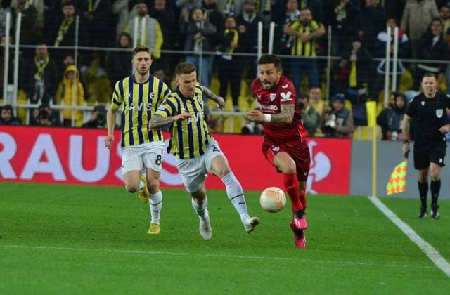 Serdar Aziz (L) of Fenerbahce and Alex Telles (R) of Sevilla during the UEFA Europa League round of 16 leg two match between Fenerbahce and Sevilla FC at Ulker Sukru Saracoglu Stadium in Istanbul, Turkey on March 16, 2023. Istanbul Turkey Copyright: xSeskimphotox Fenerbahce-Sevilla-16323 (45)