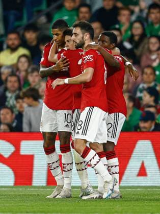 Mandatory Credit: Photo by Pressinphoto Shutterstock (13830498aa) Marcus Rashford of Manchester United, ManU celebrates with his teammates after scoring the 0-1 Real Betis v Manchester United, UEFA Europa League, Round of 16, 2nd leg. Football, Benito Villamarin Stadium, Sevilla, Spain - 16 March 2023 Editorial use only Real Betis v Manchester United, UEFA Europa League, Round of 16, 2nd leg. Football, Benito Villamarin Stadium, Sevilla, Spain - 16 March 2023 Editorial use only Copyright: xPressinphoto Shutterstockx 13830498aa