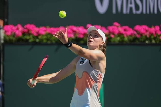 INDIAN WELLS, CA - MARCH 16: Elena Rybakina (KAZ) serves during the BNP Paribas Open on March 16, 2023 at the Indian Wells Tennis Garden in Indian Wells, CA. (Photo by George Walker Icon Sportswire) TENNIS: MAR 16 BNP Paribas Open Icon230316001