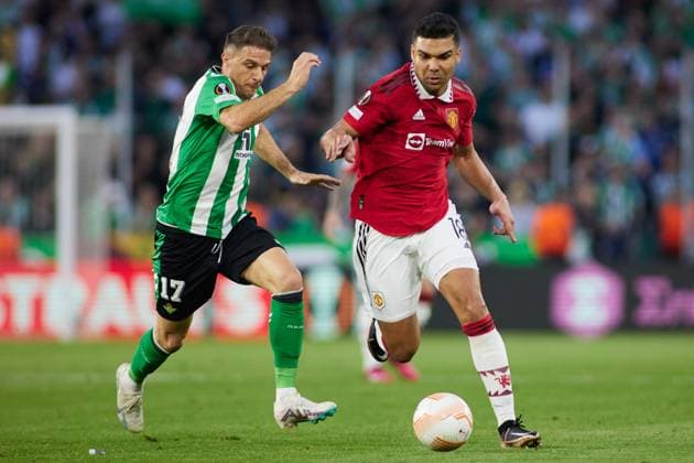 March 16, 2023, SEVILLA, SEVILLA, SPAIN: Carlos Henrique Casemiro of Manchester United, ManU and Joaquin Sanchez of Real Betis in action during the UEFA Europa League round of 16 second leg match between Real Betis and Manchester United at Benito Villamarin Stadium on March 16, 2023 in Sevilla, Spain. SEVILLA SPAIN - ZUMAa181 20230316_zaa_a181_048 Copyright: xJoaquinxCorcherox