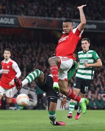 Arsenal gegen Sporting 16. März 2023, London UEFA EUROPA League Fußball Achtelfinale, 2. Spiel Arsenal gegen Sporting Clube de Portugal Gabriel Jesus von Arsenal schießt aufs Tor Foto Charlotte Wilson Abseits London UK  Copyright: xCharlottexWilsonx xOffsidexOffside
