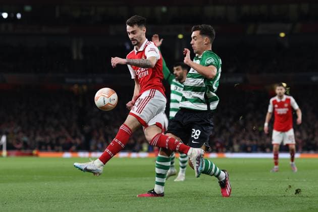 Arsenal gegen Sporting 16. März 2023, London UEFA EUROPA League Fußball Achtelfinale, 2. Spiel Arsenal gegen Sporting Clube de Portugal Fabio Vieira von Arsenal und Pedro Goncalves von Sporting CP Foto Charlotte Wilson Abseits London UK  Copyright: xCharlottexWilsonx xOffsidexOffside