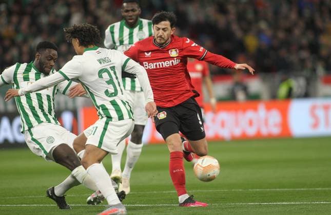 16.03.2023 Budapest(Hungary) Ferencvarosi TC-Bayer 04 Leverkusen Europa League round of 16 men s football Myenty Abena(L), Ferencvarosi TC, Serdar Azmoun(R) Bayer 04 Leverkusen :