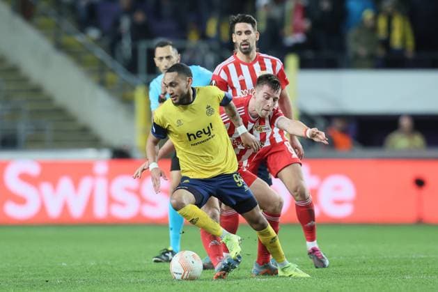 Union s Loic Lapoussin and Berlin s Robin Knoche fight for the ball during a soccer game between Belgian Royale Union Saint-Gilloise and German Union Berlin, Thursday 16 March 2023 in Anderlecht, Brussels, the return leg of the round of 16 of the UEFA Europa League competition, after a 3-3 draw result at the first leg. BRUNOxFAHY  x63151566x
