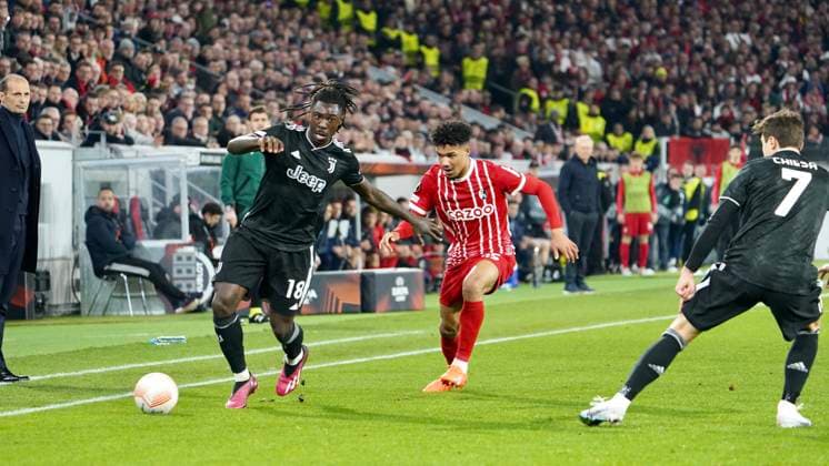 16 03 2023 Freiburg im Breisgau, Baden Württemberg, Germany, Europe coach Massimiliano Allegri Juventus Turin Moise Kean Juventus Turin 18 Kenneth Schmidt SC Freiburg 35 Football UEFA Europa League 2022 2023 Round of 16 second leg SC Freiburg Juventus Turin, at Europa Park Stadium.