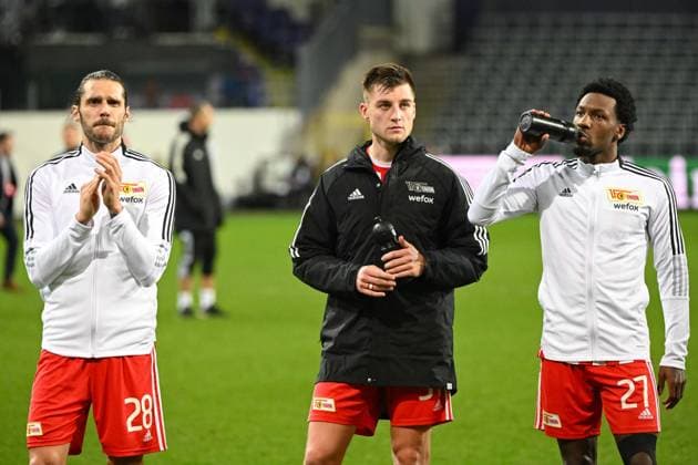 Football, men, season 2022 2023, Europa League round of 16, second leg , Royale Union Saint Gilloise 1 FC Union Berlin at Lotto Park Brussels, f l Christopher Trimmel 1 FC Union Berlin , Robin Knoche 1 FC Union Berlin and Sheraldo Becker 1 FC Union Berlin , 16 03 2023, Copyright: xMatthiasxKochx