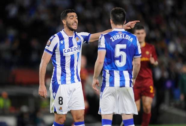 Partido de vuelta de octavos de final de la Europa League disputado entre Real Sociedad y Roma. En la imagen, Mikel Merino y Zubeldia. Second leg match of the Europa League last 16 played between Real Sociedad y Roma. In this picture, Mikel Merino and Zubeldia. JOSUNExMTZ.xDExALBENIZ  -ecommerce-Fotos eCommerce-2-133550838