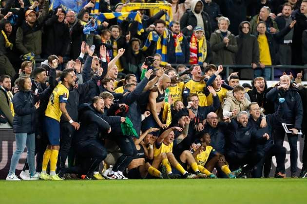 ANDERLECHT, BELGIUM - MARCH 16 : team of Union St-Gilloise celebrates here victory during the UEFA Europa League round of 16, 2nd leg between Royal Union Saint-Gilloise and FC Union Berlin on March 16, 2023 in Anderlecht, Belgium, 16 03 2023 ( Royal Union Saint-Gilloise v Union Berlin - UEFA Europa League PhotoNews Panoramic 