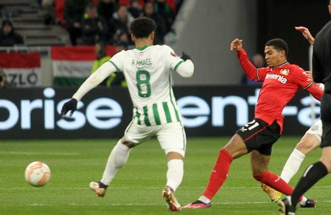 16.03.2023 Budapest(Hungary) Ferencvarosi TC-Bayer 04 Leverkusen Europa League round of 16 men s football Amine Adli(R) Bayer 04 Leverkusen :