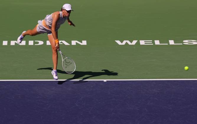Mandatory Credit: Photo by Ella Ling Shutterstock (13824333z) Iga Swiatek of Poland in action BNP Paribas Open, Tennis, Day 9, Indian Wells Tennis Garden, California, USA- 16 Mar 2023 BNP Paribas Open, Tennis, Day 9, Indian Wells Tennis Garden, California, USA- 16 Mar 2023 Copyright: xEllaxLing Shutterstockx 13824333z