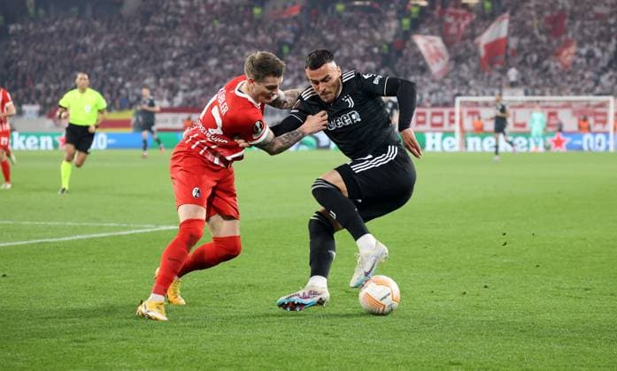 16 03 23 SC Freiburg Juventus Turin Germany, Freiburg, 16 03 2023, Football, Europa League, Round of 16, SC Freiburg Juventus Turin v l Lukas Kübler SC Freiburg , Filip Kostic Juventus Turin