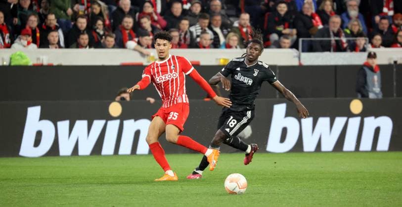 16 03 23 SC Freiburg Juventus Turin Germany, Freiburg, 16 03 2023, Football, Europa League, Round of 16, SC Freiburg Juventus Turin v l Kenneth Schmidt SC Freiburg , Moise Kean Juventus Turin
