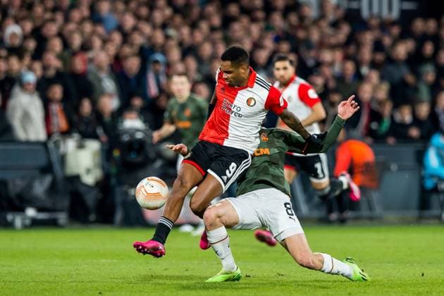 ROTTERDAM - (l-r) Danilo pereira of Feyenoord, Georgly Sundakov of Shakhtar Donetsk during the UEFA Europa league Round of 16 match between Feyenoord and Shakhtar Donetsk at Feyenoord Stadion de Kuip on March 16, 2023 in Rotterdam, Netherlands. AP Dutch Height COR LASKER Feyenoord v Shakhtar Donetsk: Round of 16 Leg Two - UEFA Europa League 2022 2023 xVIxANPxSportx xCorxLaskerxIVx 465164238 originalFilename: 465164238.jpg