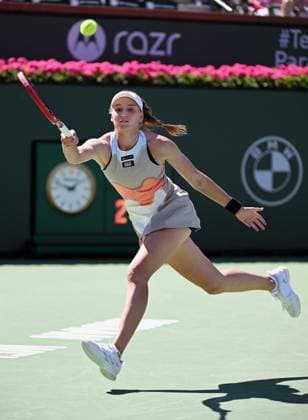 INDIAN WELLS, CA - MARCH 16: Elena Rybakina of Kazakhstan returns the ball during a quarterfinals match at the BNP Paribas Open tennis tournament played on March 16, 2023 at the Indian Wells Tennis Garden in Indian Wells, CA. (Photo by John Cordes Icon Sportswire) TENNIS: MAR 16 BNP Paribas Open Icon506230316061