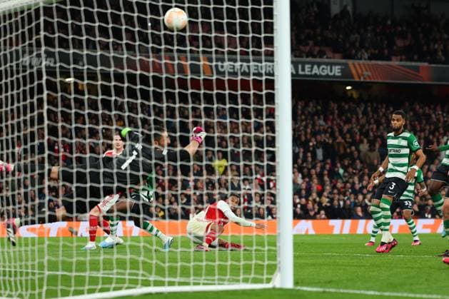 16th March 2023; Emirates Stadium, London, England; Europa League Football, Round of 16, Second Leg, Arsenal versus Sporting Lisbon; Gabriel of Arsenal sees his header saved off the line by Antonio Adan of Sporting Lisbon  ActionPlus12487429 ShaunxBrooks