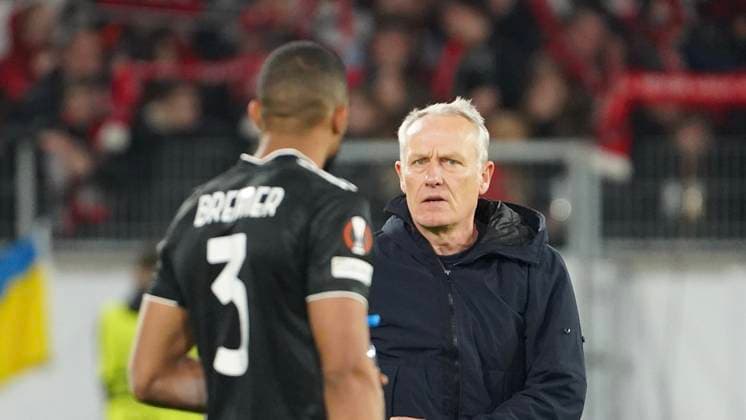 16 03 2023 Freiburg im Breisgau, Baden Württemberg, Germany, Europe Gleison Bremer Silva Nascimento Juventus Turin 3 and Freiburg coach Christian Streich in conversation conversation after the match Football UEFA Europa League 2022 2023 Round of 16 second leg SC Freiburg Juventus Turin, at Europa Park Stadium.