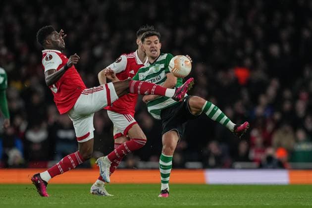 London, England, March 16th 2023: London, England, March 16th 2023: Pedro Goncalves of Sporting and Saka of Arsenal during the UEFA Europa League round of 16 leg two match between Arsenal FC and Sporting CP at Emirates Stadium on March 16, 2023 in London, United Kingdom. (Photo by Pedro Loureiro SPP) (Pedro Loureiro SPP) (Pedro Loureiro SPP) Copyright: xPedroxLoureiro SPPx spp-en-PeLo-SPP_166776