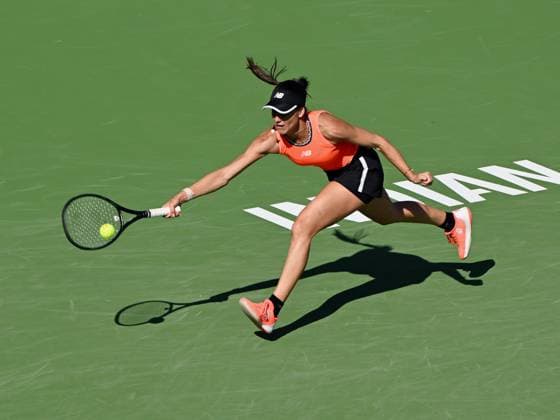 INDIAN WELLS, CA - MARCH 16: Sorana Cirstea of Romania chases after and returns the ball during a quarterfinals match at the BNP Paribas Open tennis tournament played on March 16, 2023 at the Indian Wells Tennis Garden in Indian Wells, CA. (Photo by John Cordes Icon Sportswire) TENNIS: MAR 16 BNP Paribas Open Icon506230316088