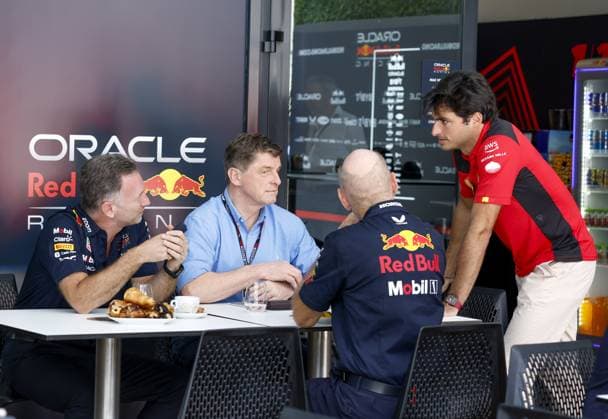 HORNER Christian (gbr), Team Principal of Red Bull Racing, SAINZ Carlos (spa), Scuderia Ferrari SF-23, portrait during the Formula 1 STC Saudi Arabian Grand Prix 2023, 2nd round of the 2023 Formula One World Championship, WM, Weltmeisterschaft from March 17 to 19, 2023 on the Jeddah Corniche Circuit, in Jeddah, Saudi Arabia - F1 - SAUDI ARABIAN GRAND PRIX 2023 DPPI Panoramic F12023GP02SAU_JK240669