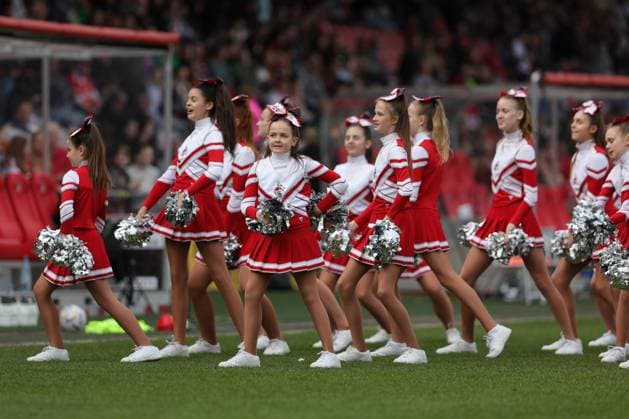 Flyeralarm Womens Bundesliga 2022 2023, 1 FC Cologne FC Bayern Munich cheerleaders of 1 FC Cologne Franz Kremer Stadium, lawn North Rhine Westphalia Germany
