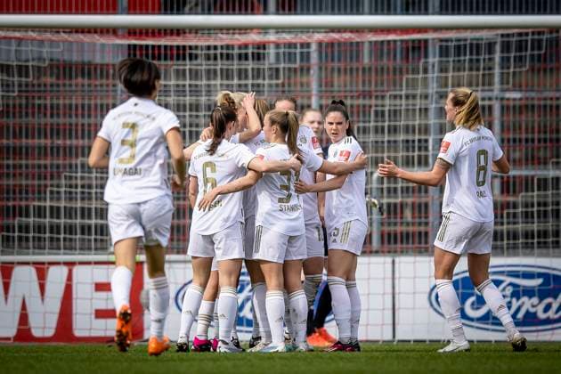 1 Frauen Bundesliga 1 FC Koeln vs FC Bayern Muenchen, 18 03 2023 Joy about the 0 2, again by Klara Buehl FC Bayern Muenchen, 17 during the match 1 FC Koeln vs FC Bayern Muenchen on matchday 15 of the womens soccer Bundesliga on 18 03 2023 at the Franz Kremer stadium in Koeln North Rhine Westphalia DFL REGULATES PROHIBIT ANY USE OF PHOTOGRAPHS AS IMAGE SEQUENCES AND OR QUASI VIDEO Copyright: xBEAUTIFULxSPORTS AxelxKohringx
