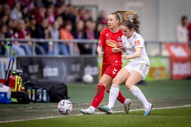 1 Women Bundesliga 1 FC Koeln vs FC Bayern Muenchen, 18 03 2023 Fight on the sidelines Tuva Hansen FC Bayern Muenchen, 6 , during the match 1 FC Koeln vs FC Bayern Muenchen on matchday 15 of the women soccer Bundesliga on 18 03 2023 at Franz Kremer Stadion in Koeln North Rhine Westphalia DFL REGULATES PROHIBIT ANY USE OF PHOTOGRAPHS AS IMAGE SEQUENCES AND OR QUASI VIDEO Copyright: xBEAUTIFULxSPORTS AxelxKohringx