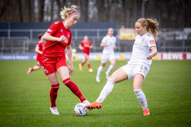 1 Women Bundesliga 1 FC Koeln vs FC Bayern Muenchen, 18 03 2023 Sharon Beck 10, 1 FC Koeln and nGlodis Perla Viggosdottir FC Bayern Muenchen, 4 during the match 1 FC Koeln vs FC Bayern Muenchen on matchday 15 of the Women Football Bundesliga on 18 03 2023 at Franz Kremer Stadium in Koeln North Rhine Westphalia DFL REGULATES PROHIBIT ANY USE OF PHOTOGRAPHS AS IMAGE SEQUENCES AND OR QUASI VIDEO Copyright: xBEAUTIFULxSPORTS AxelxKohringx