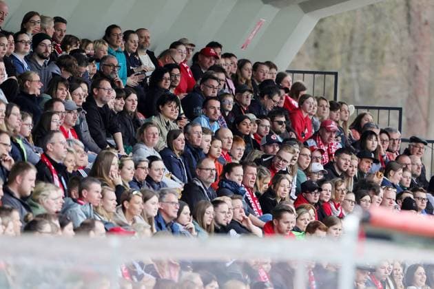 Sport 1 FC Cologne vs Bayern Munich, football women, 1 Bundesliga, fans on the crowded main stand 1 FC Cologne , Picture , 18 03 2023