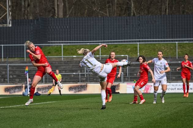 18 03 2023, GER, Football, FLYERALARM Womens Bundesliga 2022 2023, 1 FC Köln FC Bayern München Lea Schüller 11 Bayern München with a shot on goal Köln Franz Kremer Stadion Nordrhein Westfalen Germany