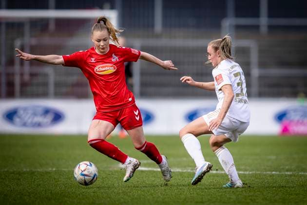 1 Women Bundesliga 1 FC Koeln vs FC Bayern Muenchen, 18 03 2023 Weronika Zaistowska 24, 1 FC Koeln , Georgia Stanway FC Bayern Muenchen, 31 during the match 1 FC Koeln vs FC Bayern Muenchen on matchday 15 of the women soccer Bundesliga on 18 03 2023 at Franz Kremer Stadion in Koeln North Rhine Westphalia DFL REGULATES PROHIBIT ANY USE OF PHOTOGRAPHS AS IMAGE SEQUENCES AND OR QUASI VIDEO Copyright: xBEAUTIFULxSPORTS AxelxKohringx