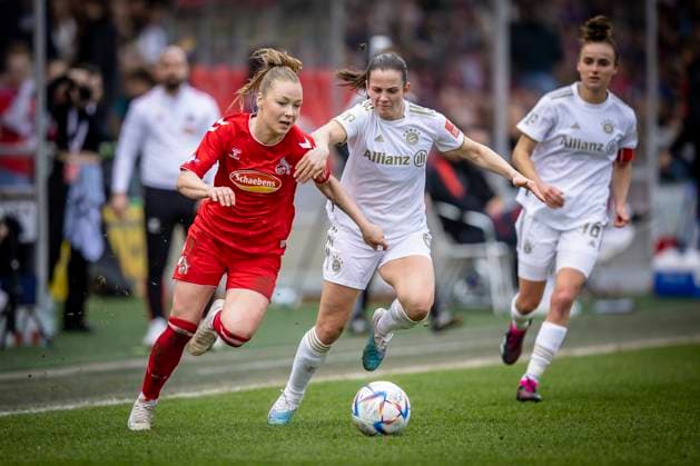 1 Women Bundesliga 1 FC Koeln vs FC Bayern Muenchen, 18 03 2023 Duel between Weronika Zaistowska 24, 1 FC Koeln , Tuva Hansen FC Bayern Muenchen, 6 during the match 1 FC Koeln vs FC Bayern Muenchen on matchday 15 of the Women Football Bundesliga on 18 03 2023 at Franz Kremer Stadium in Koeln North Rhine Westphalia DFL REGULATES PROHIBIT ANY USE OF PHOTOGRAPHS AS IMAGE SEQUENCES AND OR QUASI VIDEO Copyright: xBEAUTIFULxSPORTS AxelxKohringx