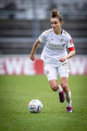 1 Women Bundesliga 1 FC Koeln vs FC Bayern Muenchen, 18 03 2023 Lina Magull FC Bayern Muenchen, 16 during the match 1 FC Koeln vs FC Bayern Muenchen on matchday 15 of the women soccer Bundesliga on 18 03 2023 at the Franz Kremer stadium in Koeln North Rhine Westphalia DFL REGULATIONS PROHIBIT ANY USE OF PHOTOGRAPHS AS IMAGE SEQUENCES AND OR QUASI VIDEO Copyright: xBEAUTIFULxSPORTS AxelxKohringx