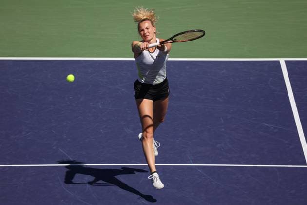 INDIAN WELLS, CA - MARCH 18: Katerina Siniakova (CZE) hits a backhand during the BNP Paribas Open on March 18, 2023 at the Indian Wells Tennis Garden in Indian Wells, CA. (Photo by George Walker Icon Sportswire) TENNIS: MAR 18 BNP Paribas Open Icon230318005