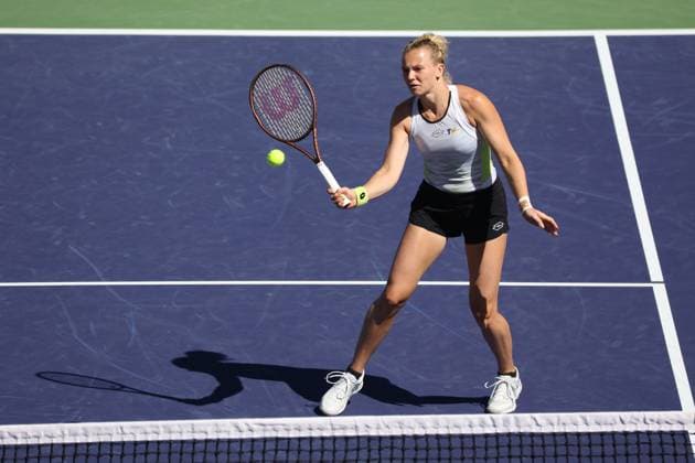 INDIAN WELLS, CA - MARCH 18: Katerina Siniakova (CZE) hits a volley during the BNP Paribas Open on March 18, 2023 at the Indian Wells Tennis Garden in Indian Wells, CA. (Photo by George Walker Icon Sportswire) TENNIS: MAR 18 BNP Paribas Open Icon230318006