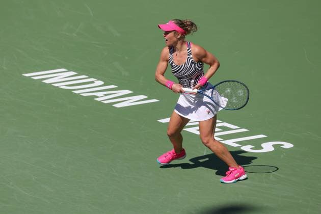 INDIAN WELLS, CA - MARCH 18: Laura Siegemund (GER) hits a forehand during the BNP Paribas Open on March 18, 2023 at the Indian Wells Tennis Garden in Indian Wells, CA. (Photo by George Walker Icon Sportswire) TENNIS: MAR 18 BNP Paribas Open Icon230318014