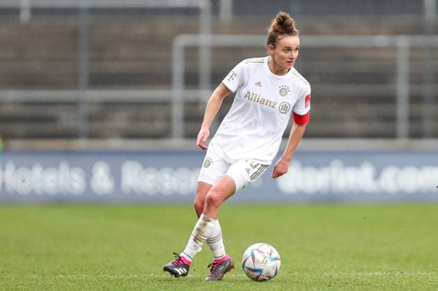 Cologne, Germany, 18 03 2023 Lina Magull FC Bayern Munich in action, on the ball, individual action , during the Flyeralarm Frauenbundesliga match between 1 FC Cologne and FC Bayern Munich at Franz Kremer Stadium on 18 March 2023 in Cologne Cologne Franz Kremer Stadium North Rhine-Westphalia Germany Copyright: xOliverxKaelkex